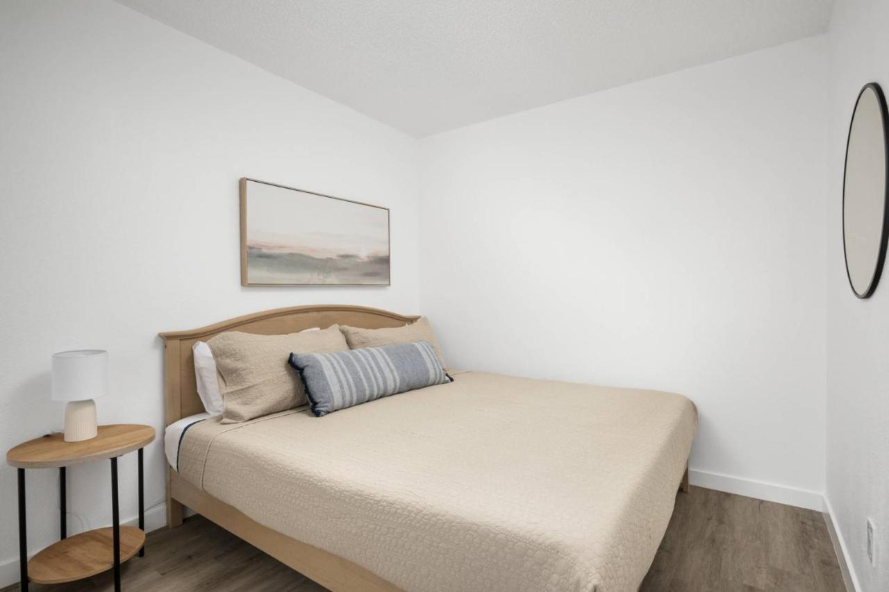 Ocean Rogue Inn Unit 12 Рокълей Бийч Екстериор снимка